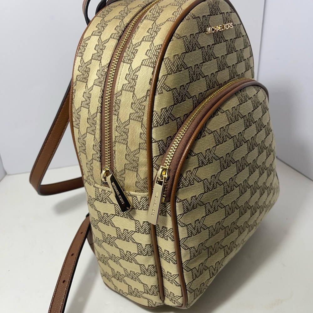 Michael Kors MK Large Abbey backpac